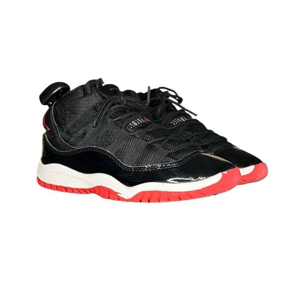 ***SOLD*** Nike Air Jordan 11 Retro 378039-010 'Bred' Playoffs Sneakers Size 3Y - Picture 3 of 6
